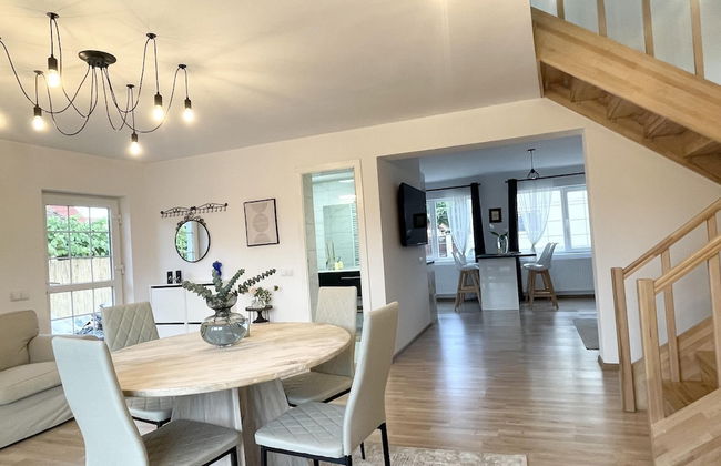 Impeccable 2-bed House in Albești - Foto 14