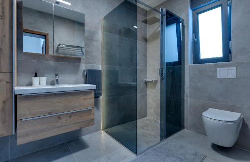 Villa Lavanda -semi-detached villa with a pool and a panoramic view, close to a sandy beach- by TRAVELER tourist agency Krk - Foto 27