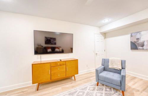 Spacious Modern Retreat with Game Room & Fire Pit near Trails - Foto 26