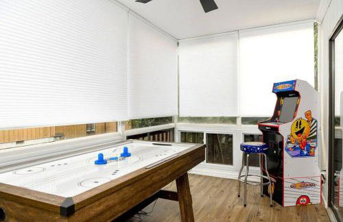 Grey Sapphire Hideaway - 2BR 2BA w Arcade & Pool - Foto 19