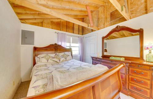 Rustic Retreat Across from Lake Family Friendly! - Foto 14