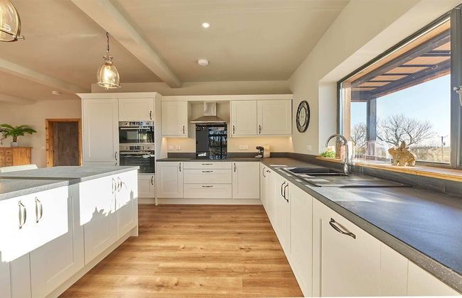 Host Stay The Gathering - Photo 8