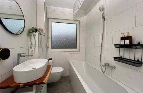 Traumhafte 3 Zimmer Ferienwohnung mit Balkon - Foto 3