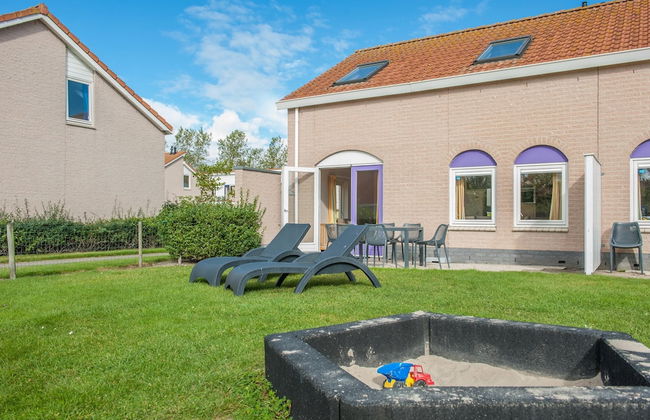 Bungalow in Renesse Near North Sea Beach - Photo 24