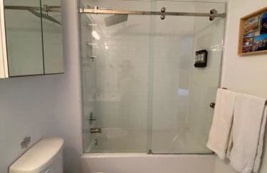 Art-filled Loft 180 Views, Rooftop Pool, Parking - Foto 18