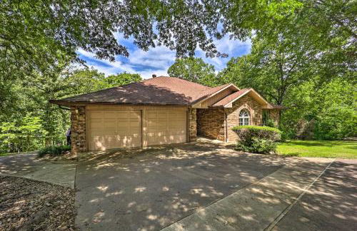 Lakefront Getaway with Private Dock and Kayaks! - Foto 45