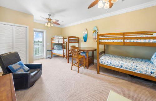 Summer Special, Lux 4BR House Sleeps 12, Pool, Elevator, King bed - Foto 56