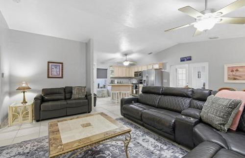 Sun and Fun- Dolphin Diversion - Photo 15