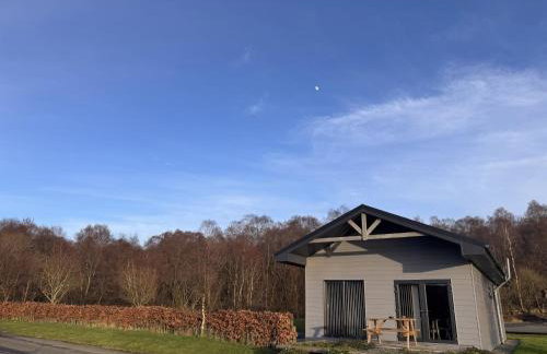 Spacious 3-Bedroom Chalet on Country Estate near Glasgow - sleeps 6 - Photo 17