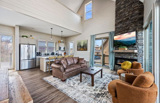 NEW Lake Cabin Sleeps 14 Indoor Pool Hot Tub - Foto 11