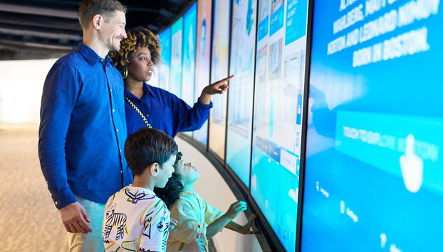 Écrans interactifs du point de vue View Boston