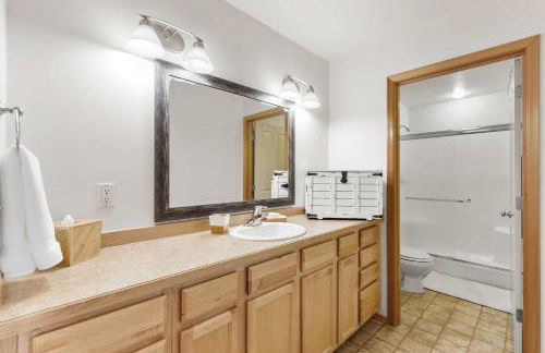 Heart of Bozeman Townhome with Patio Near MSU - Foto 22