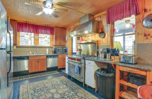 Huge Waterfront Home with Dock on Lake Wallenpaupack - Foto 10