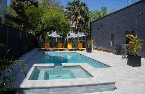 The Pearl & Oasis Duo Stylish 8BR Retreat - Photo 2