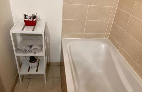 Le gîte de Marc - Parking privé gratuit + terrasse - Foto 13