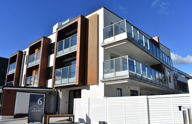 6 on Adams - Foto 72