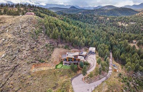 Hot Tub and Scenic Views at The Bailey Lodge - Foto 64