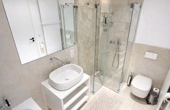 City Centre Roof Terrace Penthouse with Parking - Photo 9