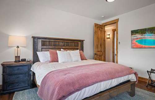 Teton Melody by KABINO Partial Air Conditioning Hot Tub FirePit Foosball Telescope Games WiFi Grill Mtn Views - Foto 27