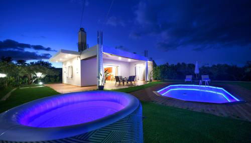 Villa Lima Pool & Jacuzzi Chania - Foto 4, Garden, sunbed, Garden view