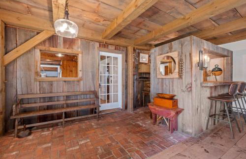 Modern Lux Cabin w Mtn Views and Fire Pit - Foto 61