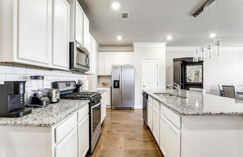 Lawrenceville Townhome w/ Community Pool Access! - Foto 2