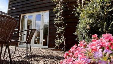 The Granary, Wonderful Riverside Accommodation - Photo 3, Garden view