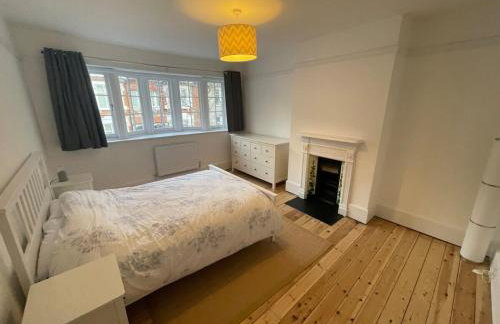 Beautiful Family Victorian Home - Foto 14