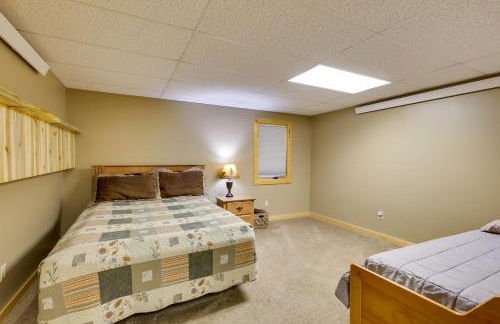 Hill City Log Cabin Along Newton Creek! - Foto 23