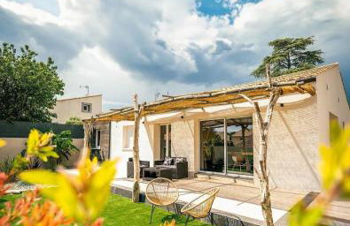 Love room jacuzzi La Villa Des Charmes - Photo 8