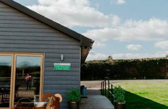 King Richard's Luxury Lodge - Sleeps up to 8, Dog Friendly, Near Sherwood Forest at Fairview Farm in Nottingham set in 88 acres and great for Groups, Family Gatherings & Corporate events - Foto 26