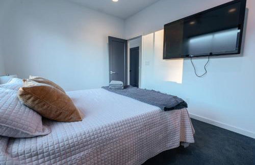 3 bed 3 bath Modern Luxury Home with Hot Tub and Rooftop Patio - Foto 55