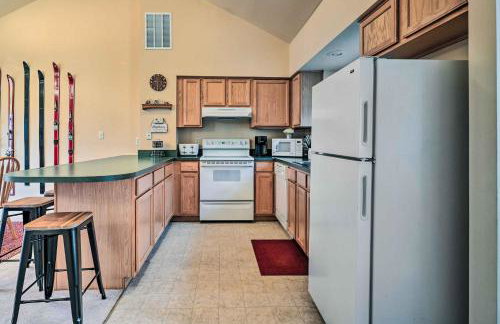 Hike, Bike and Swim Mountain Escape with Deck - Foto 13