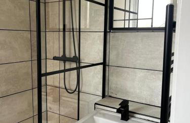 ResiLets - Ground Plessey Road Apt - Foto 3