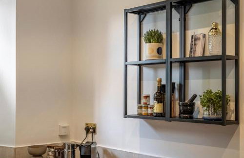 Stylish City Apartment Sleeps 6 - Foto 24