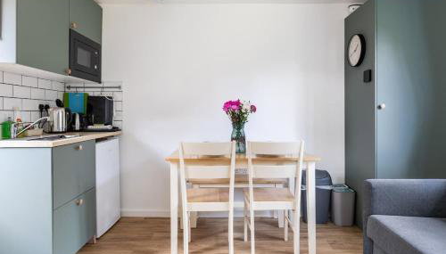 Salisbury 1BDR Apartment, Sleeps 4 - Contractor, Professionals, Family Friendly - Foto 2