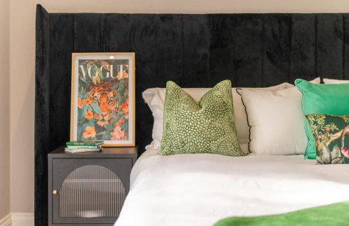 Luxury Four Bedroom Home Near Sandbanks - Photo 22