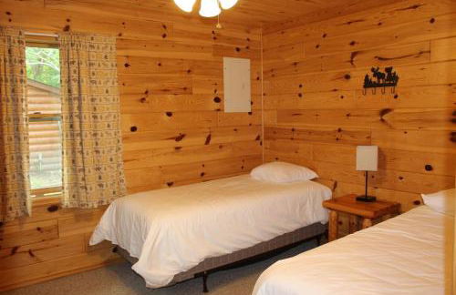 Cabin 5 - Modern Cabin with AC and lake views Fully handicap accessible - Foto 8
