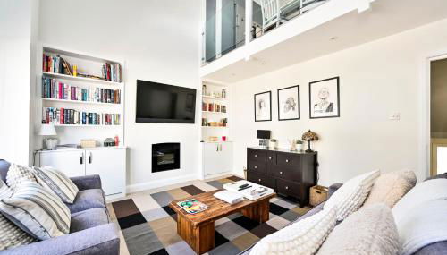 New Chic 3-Bed Flat in Clapham - Photo 2