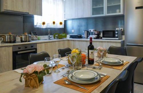 Theo and MS Luxurious Apartments by Filos Inc - Foto 42