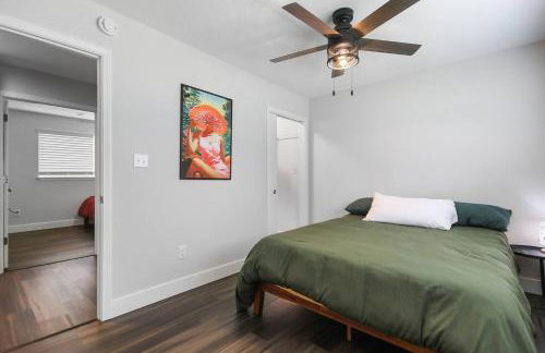 Groovy Getaway king suites, sleeps 8, dogs ok - Foto 28