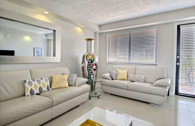 Golden Isles 509 in Hallandale Beach - Foto 3