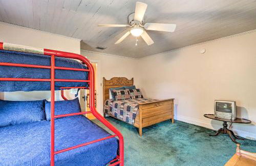 Fish, Float and Relax Fireside Home Near New River! - Foto 23