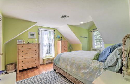 Cape Cod Cottage with Deck, Grill, and Games! - Foto 20