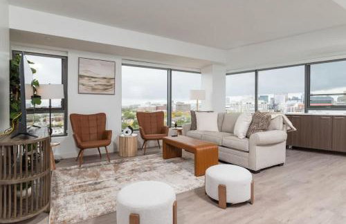 Central Penthouse Harvard MIT Spacious Gym & Work - Photo 1