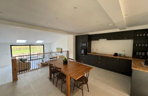 The Tack Store, Modern 3 Bed, 6 person, Barn in a Rural Setting with Great Access - Foto 10