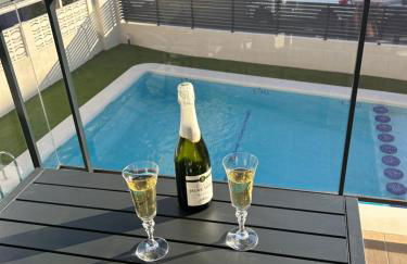 Gandia Playa Moderna - nuevo con piscina y parking, 2 banos, playa 300 m, grau 300 m - Photo 1