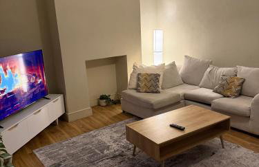 Stokey Skyline Retreat With Balcony - Foto 16