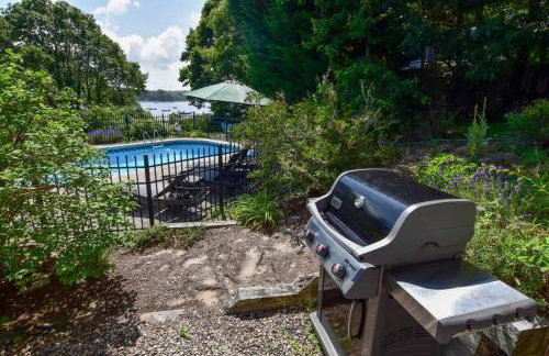 Stunning Home with In-Ground Pool - Photo 40