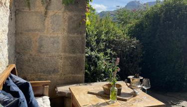 The Manor House - Photo 5